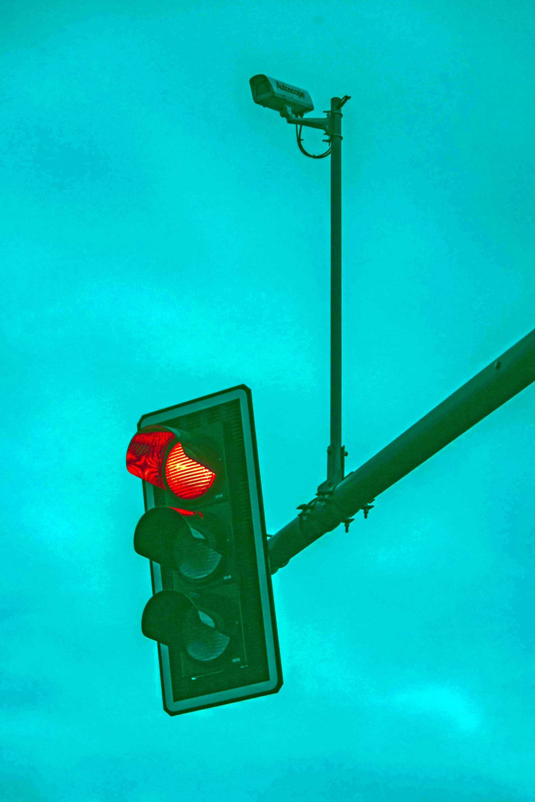 Multa por Cámara de Semáforo en Rojo en Aventura: Lo Que Debes Saber